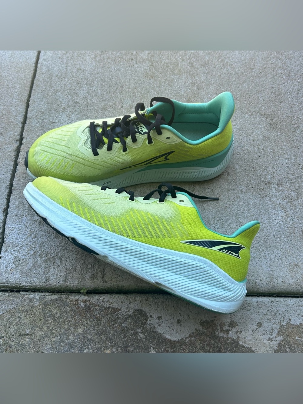 Women’s Green Altra Guide Rail Shoes